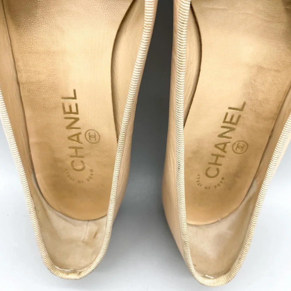Chanel Womens 37.5 Ballet Flats Beige Black Leather CC Logo Two Tone Old Money